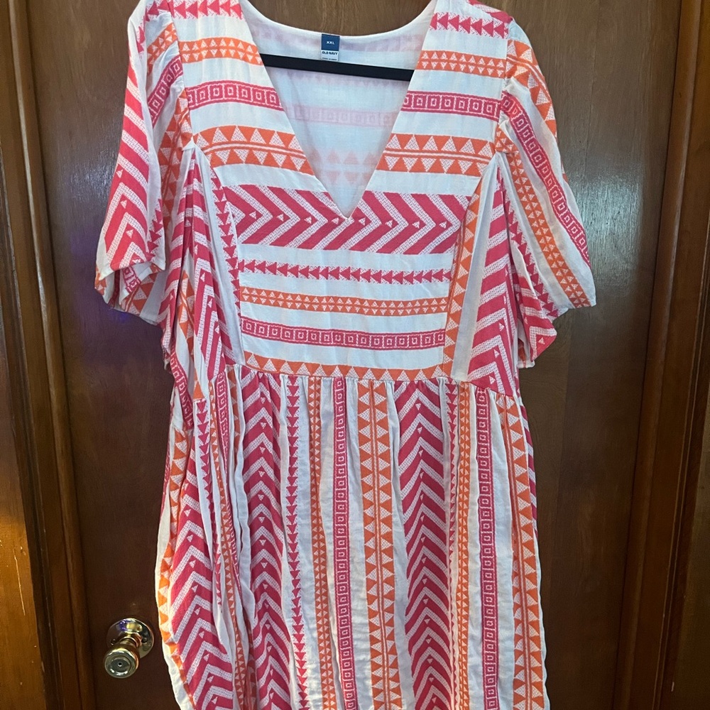 Old Navy Pink and Orange Patterned V-Neck Dress